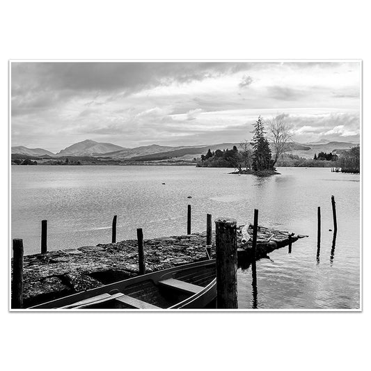 BOAT ON THE LOCH
